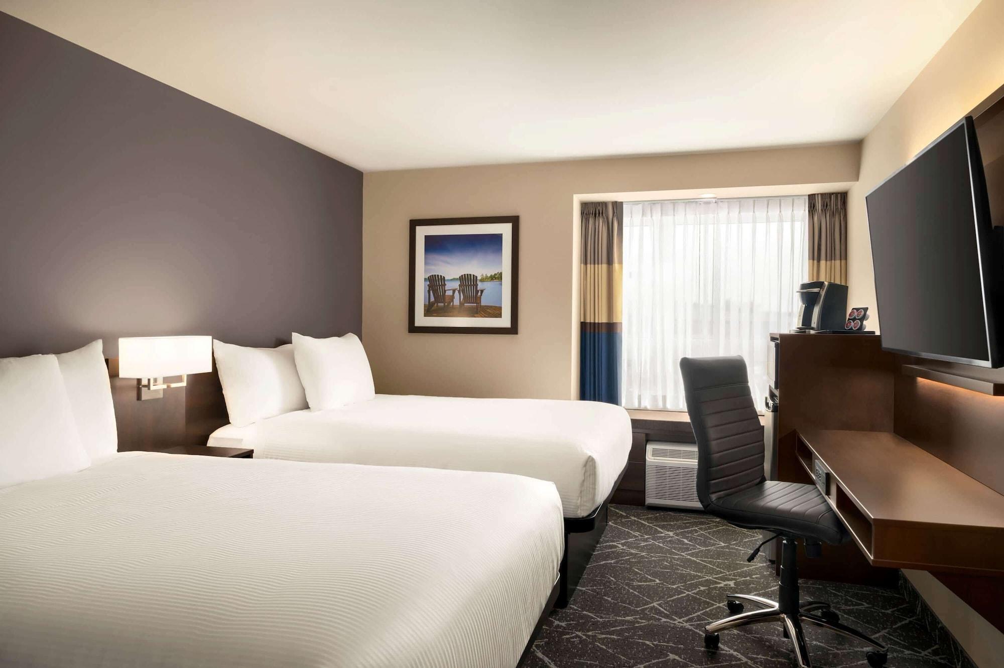 Microtel & By Wyndham Hotel 3*