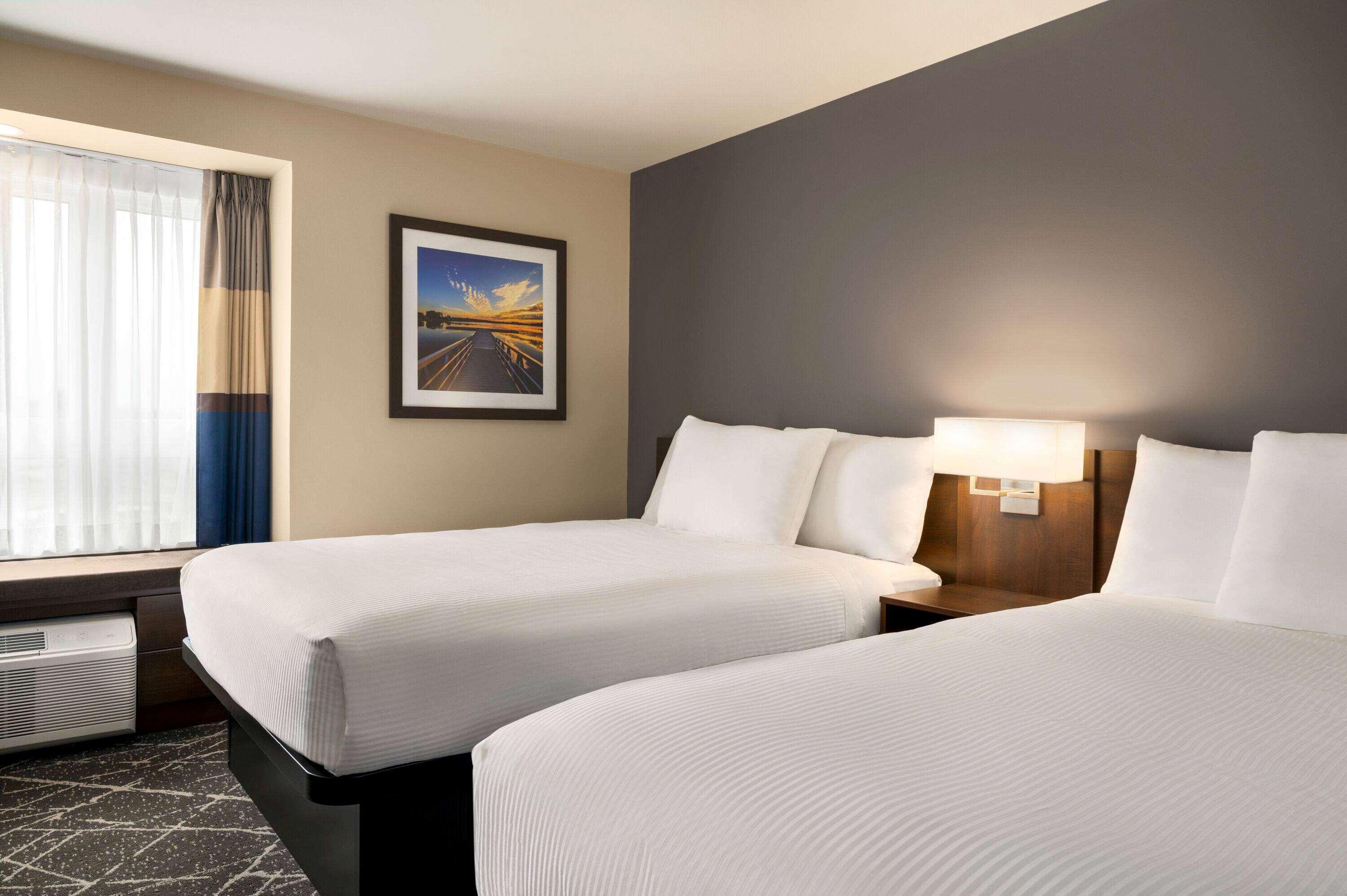 Microtel & By Wyndham Aurora